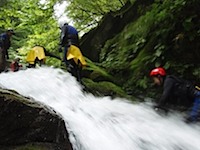 関東軽井沢群馬でキャニオニング×シャワークライミング体験ツアー!アクティブシニアにもおすすめ!!