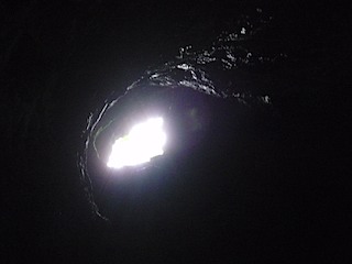 未知との遭遇！漆黒の世界でアナタを待ち受けているのは？わくわくどきどき洞窟体験・ケイビングアドベンチャーツアー！！