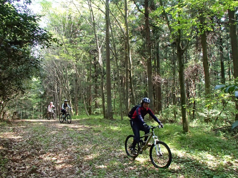 軽井沢近くで本格的マウンテンバイクMTB体験ツアー〜里山トレイル探検ライド